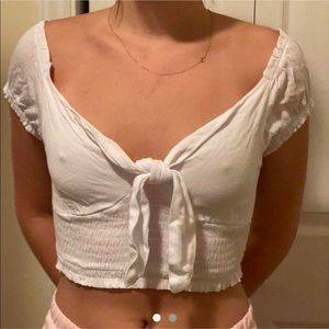 Perfect condition, white adorable blouse. perfect for a date! From Pacsun!💗